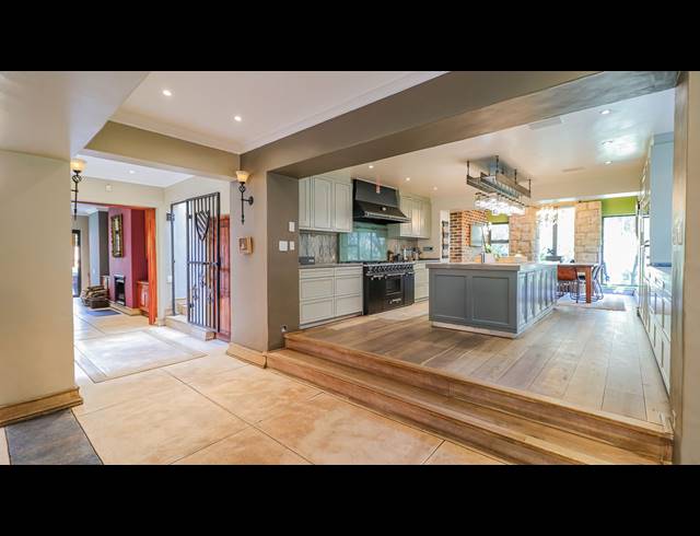 4 BEDROOM HOUSE FOR SALE IN FOURWAYS